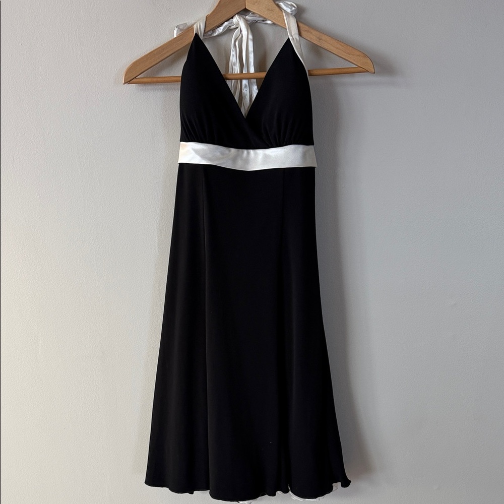Chic Black and White Backless Dress